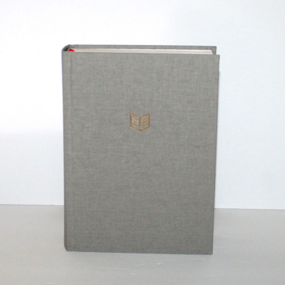 She Reads Truth Bible SRT 2017 Holman CSB gray linen cloth indexed